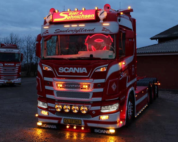 BLANC XENON - FEU DE POSITION SUPPL&Eacute;MENTAIRE - PHARE LED SCANIA 2016+