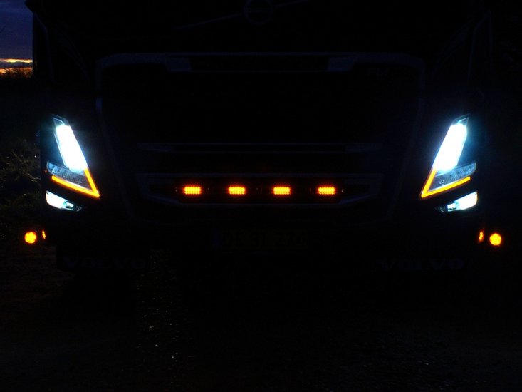 volvo fh5 orange lights